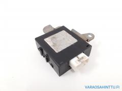 Kuva 1: ohjausboksi 4WD control, Toyota Landcruiser J120 3.0D-4D -03