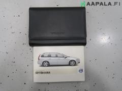 Kuva 1: ksikirja, Volvo V70 III 2.0 D