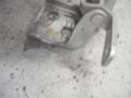 Kuva 4: oven sarana oikea etuovi ala, Chrysler Sebring Sedan 2,0 Aut. -03