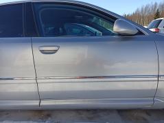 Kuva 1: oikea etuovi, Audi A8 3.0 TDI quattro ASB