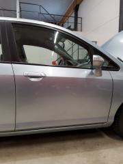 Kuva 1: oikea etuovi, Honda Jazz II (GD) 1.4 2006 83hv