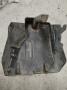 polttoainepumpun suojamuvi 140 470 04 47 Mercedes-Benz 420SEL -93