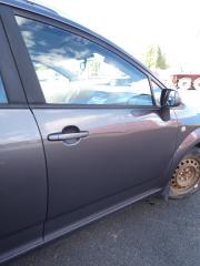 Kuva 1: oikea etuovi, Toyota Corolla Verso 2.2 D-4D 2008 136hv