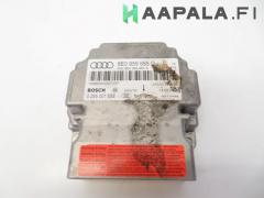 Kuva 1: air-bag keskusyksikk, Audi A4 (8E) 2.0 TDi Farm