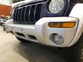 Kuva 2: puskuri etu, Jeep Cherokee (KJ) 2.5 CRD 4WD 2003 143hv