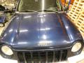 Kuva 3: konepelti, Jeep Cherokee (KJ) 2.5 CRD 4WD 2003 143hv