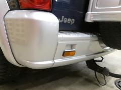 Kuva 1: takapuskuri, Jeep Cherokee (KJ) 2.5 CRD 4WD 2003 143hv