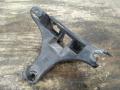 puskurin kiinnitysmuovi taka vasen 9643354080 Peugeot 307 1.6 5D Wagon -03 