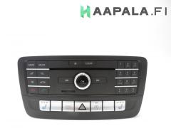 Kuva 1: radio, Mercedes-Benz A (W176) 160