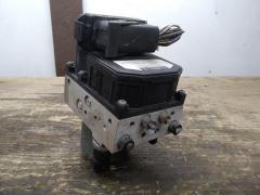 Kuva 1: abs hydraulipumppu, Toyota Corolla Verso 1.8 Sol -06 ZNR11L-GRMEKW