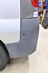 Kuva 1: takapuskurin p, vasen, Renault Trafic II Umpikori (FL) 2.0 dCi 115 (FL0H) 2007 114hv