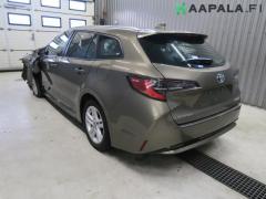 Kuva 1: korin takaosa vasen, Toyota Corolla (E210) 1.8i Hybrid Farm