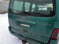 Kuva 1: takaluukku, Citroen Berlingo 1.9 -98