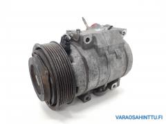 Kuva 1: ilmastoinnin kompressori, Toyota Landcruiser KDJ95 3.0 D-4D