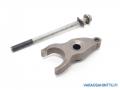 suuttimen kiinnityshaarukka 23695-30010 / 23695-30011 / 90105-08374 Toyota Landcruiser KDJ95 3.0 D-4D