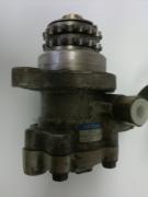 Kuva 1: ohjaustehostin pumppu 2.2 dci 2002-2006 unisia jecs, Nissan X-trail 2.2 Dci 02-06