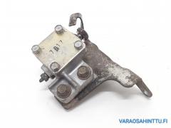 Kuva 1: jarrupainesdin, Mitsubishi L200 2,5DI-D 4x4 -06