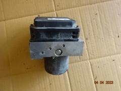 Kuva 1: abs hydraulikoneisto, Mercedes-Benz E 250 CDI (W212)