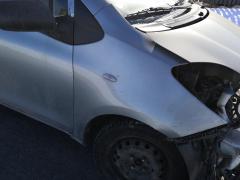 Kuva 1: lokasuoja etu oikea, Toyota Yaris 1.4D4D 5ov. -10