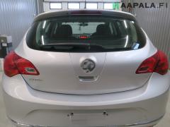 Kuva 1: takaluukku, Opel Astra J 1.4i 16V 5 HB