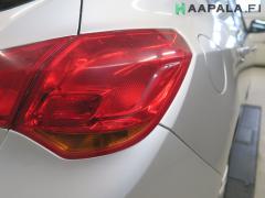 Kuva 1: takavalo oikea, Opel Astra J 1.4i 16V 5 HB