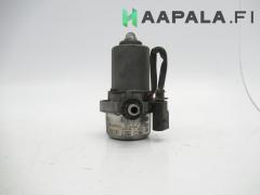 Kuva 1: alipainepumppu, Audi A4 (8E) 2.0i 20V Sed