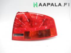 Kuva 1: takavalo oikea, Audi A4 (8E) 2.0i 20V Sed