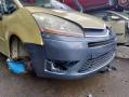 puskuri etu  Citroen C4 Grand Picasso -06