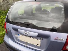 Kuva 1: takaluukku, Hyundai Getz 1.1 3ov. -03