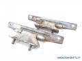 takaluukun saranat 934702S700 Nissan King Cab D22  2,5D 4x4 -03