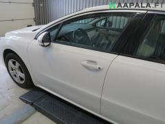 Kuva 1: vasen etuovi, Peugeot 508 1.6 THP Sed