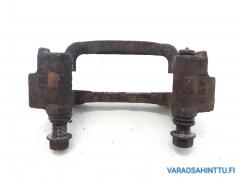 Kuva 1: jarrusatulan pidin taka, Toyota Landcruiser 300 3.0 D-4D 5D J120 -07