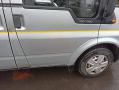 Kuva 2: oikea etuovi, Ford Transit 300S LOW VAN