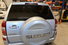 Kuva 1: takaluukku, Suzuki Grand Vitara 2.0 2006 Bensa