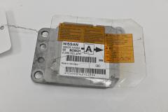 Kuva 1: air-bag keskusyksikk, Nissan Micra III (K12) 1.2 16V