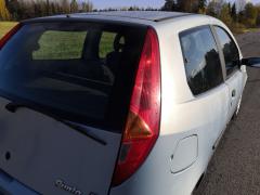 Kuva 1: takavalo oikea, Fiat Punto 1.2 3ov. -01