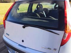 Kuva 1: takaluukku, Fiat Punto 1.2 3ov. -01