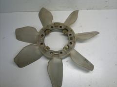 Kuva 1: jhdytin tuuletin siivet 2.5TD D4D 2KD 02-05, Toyota Hiace 02-05