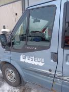 Kuva 1: vasen etuovi, Ford Transit 2.2 TDCI Lectica