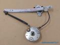 lasinnostin oikea taka, mekaaninen. 69830-05070 Toyota Avensis farmari 1.8 aut. -02 