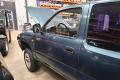 vasen etuovi  Toyota Hilux 4WD 1999 2.4 2L-T 