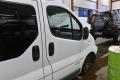 oikea etuovi  Renault Trafic (II) 2009 2.5 dCi 