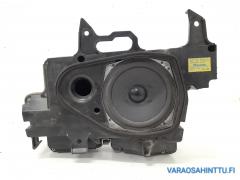 Kuva 1: subwoofer, Toyota Landcruiser 300 3.0 D-4D 5D J120 -07