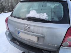 Kuva 1: takaluukku kombi farmari, Toyota Avensis 1.8VVT-i farm. -07