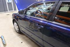 Kuva 1: vasen etuovi, Toyota Avensis 07-08 2.2 Diesel