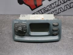 Kuva 1: radio, Toyota Yaris (XP10)