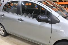 Kuva 1: oikea etuovi, Toyota Yaris (II) 2007 1.4 Diesel