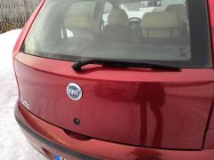 Kuva 1: takaluukku, Fiat Punto 1.2 5ov. -06