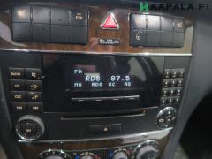 Kuva 1: radio, Mercedes-Benz C 203 180 Kompressor Sed