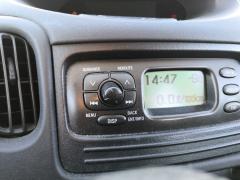 Kuva 1: radio, Toyota Yaris Verso 1.3 -03